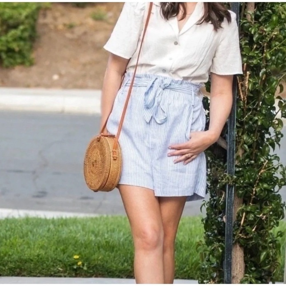 Draper James sz L linen blend paper bag waist shorts blue/white stripe coastal I